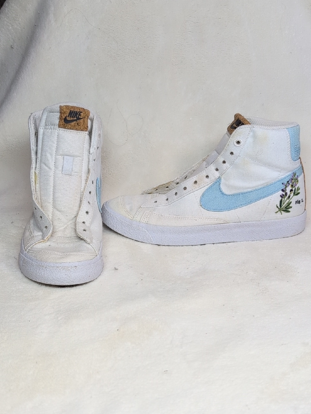 Woman's Nike Blazer Mid '77 Indigo White Canvas High Top Sneakers / Size:5.5 Y